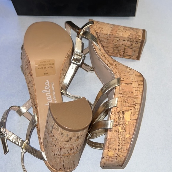 Charles David Maverick gold platform t strap sandals heels Sz 10 - Picture 10 of 11